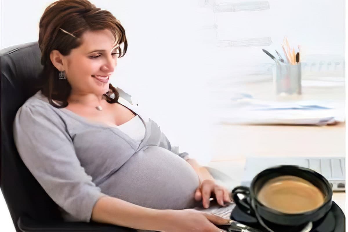 آیا قهوه برای زن باردار ضرر دارد | چای و قهوه در بارداری نی نی سایت | خوردن قهوه در اوایل بارداری نی نی سایت