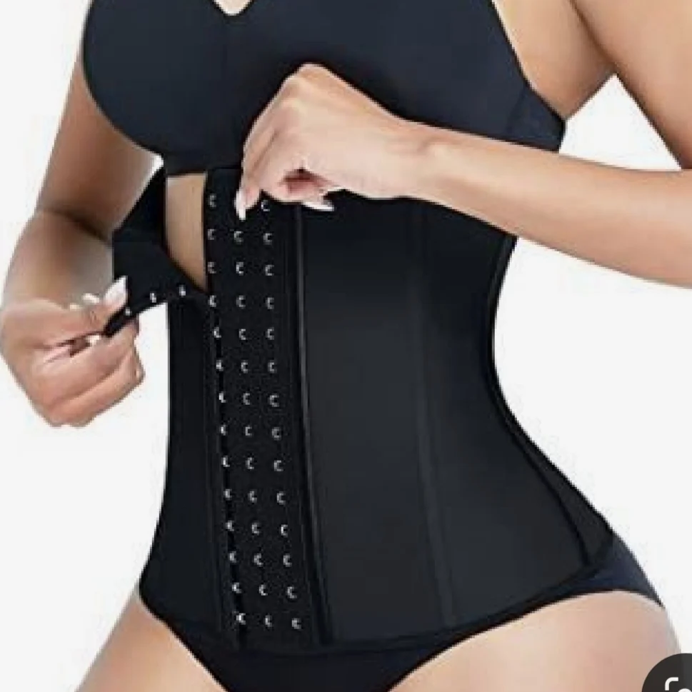 An hourglass with a bra