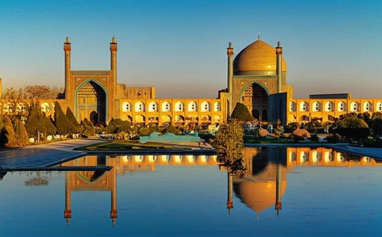 گردشگری میادین تاریخی اصفهان: راهنمای کامل جاهای دیدنی و اطلاعات بازدید