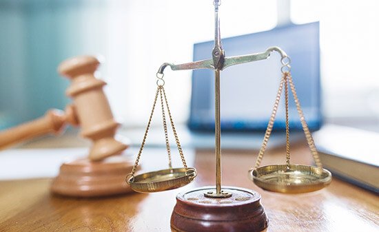 آشنایی با دو مسیر وکالت: آزمون کانون وکلای دادگستری (اسکودا) و مرکز وکلای قوه قضاییه