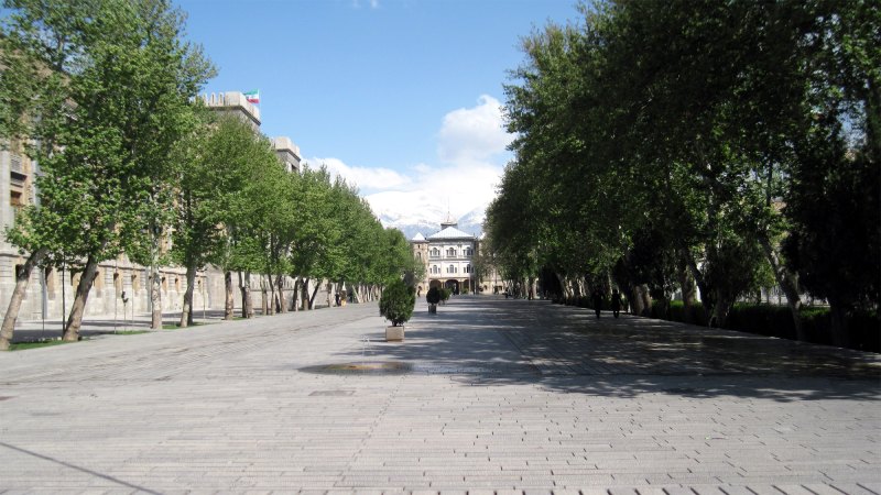 معرفی میدان مشق تهران؛ میراثی زنده در قلب پایتخت